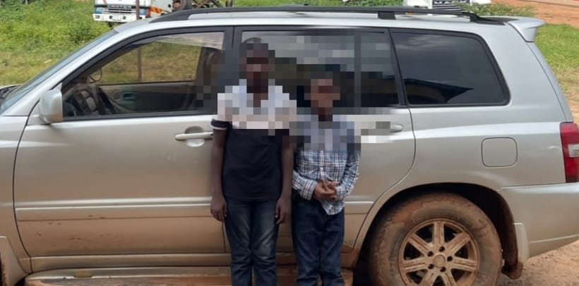 Police rescue two children found in abandoned vehicle in Niger