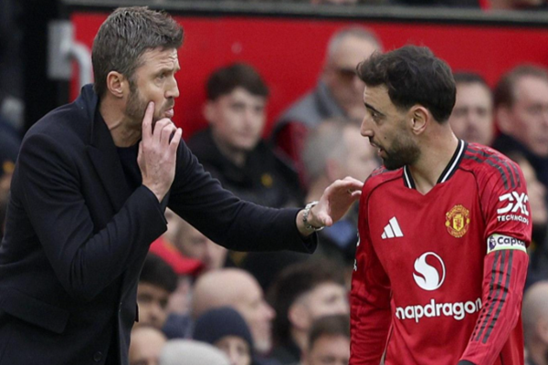Man Utd’s Carrick, Fernandes Hold Clear-the-Air Talks Ahead of Chelsea Clash