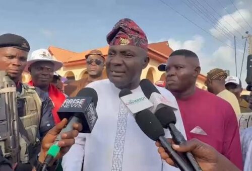 Ex-Senator Ajibola, Former APC Chair, 6,000 Members Defect To PDP Ahead Of 2027 – Arise News