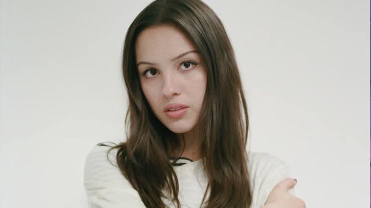 Olivia Rodrigo Reclaims Billboard 200 No. 1 After Chappell Roan Remix – Arise News