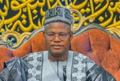Sheikh Masussuka Buried Amid Tears,Crowd In Kastina